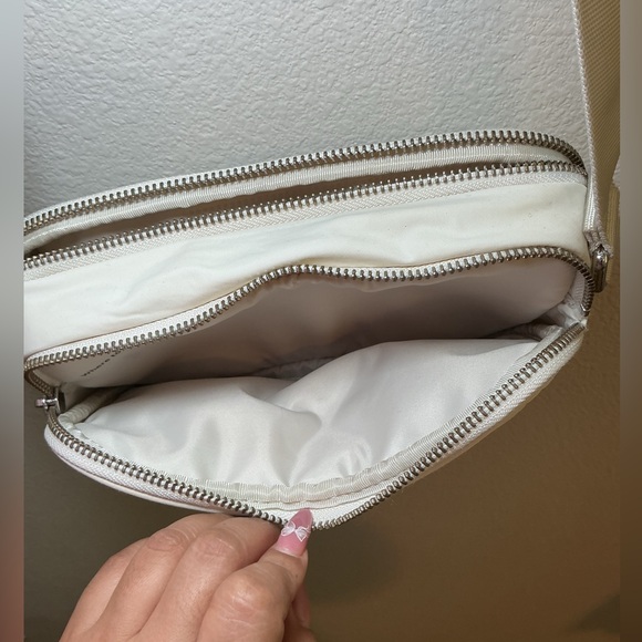 Lululemon White Crossbody Bag - Picture 5 of 6